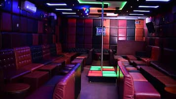 Tägliches inbegriffenes kontinentales Frühstück