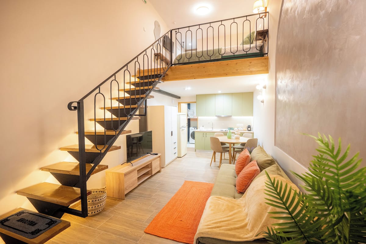 Loft, 1 Bedroom | Living area