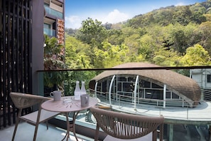 Appartement Exclusif, balcon, vue piscine | Balcon