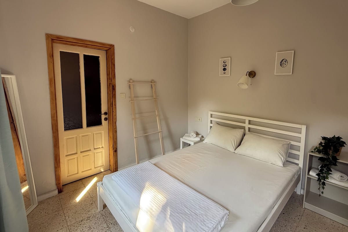 Comfort Room, Garden View | Desk, laptop workspace, free WiFi