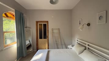 Comfort Room, Garden View | Desk, laptop workspace, free WiFi