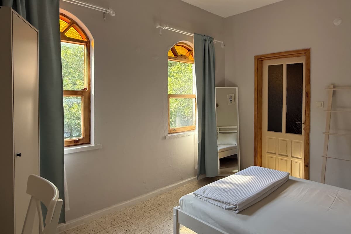 舒适客房, 花园景观 | 办公桌、笔记本电脑工作区、免费 WiFi