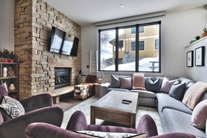 Smart TV, lareira, escritórios