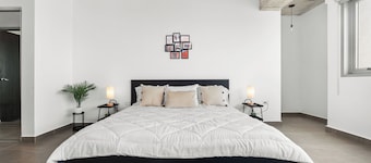 1 Step From The Beach | Pool | Pet Friendly | Modern Bedrooms
