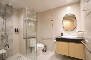 Standard Room, Mobility Accessible | Bathroom