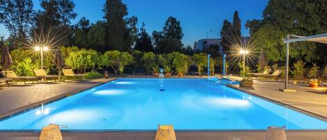 Seasonal outdoor pool