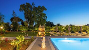 Seasonal outdoor pool