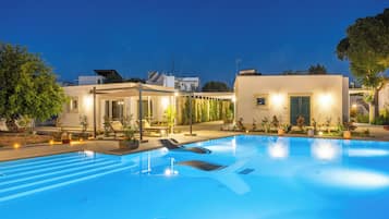 Sæsonbestemt udendørs pool