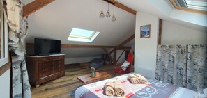 2 Schlafzimmer, Zimmersafe, Bügeleisen/Bügelbrett, Reisekinderbett