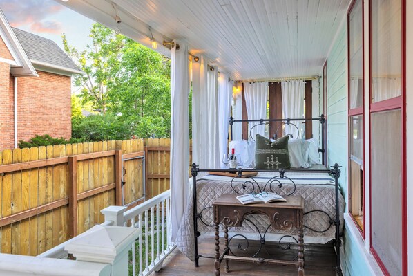 2 chambres, fer et planche à repasser, lit parapluie, Wi-Fi gratuit