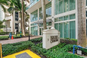 Property grounds - Brickell River Views- modern amenities in the city (Miami)