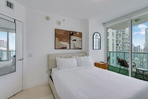 2 bedrooms, desk, iron/ironing board, WiFi