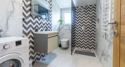 Art deco-inspired apartment in a quiet area near the Airport