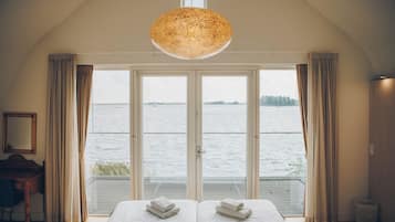 4 slaapkamers, een strijkplank/strijkijzer, reisbedje, gratis wifi