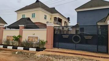 Voorkant van accommodatie