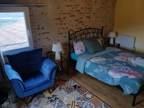 2 bedrooms, WiFi, bed sheets