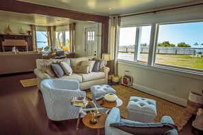 TV, fireplace, books, stereo