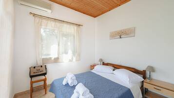 Rumah Keluarga, 2 kamar tidur, balkon (To Pournari Beachside Garden House) | 2 kamar tidur