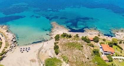 To Pournari Beachside Garden House