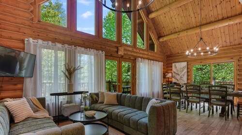 Log Cabin, Hot tub, near Tremblant