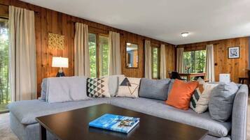 TV, fireplace, offices