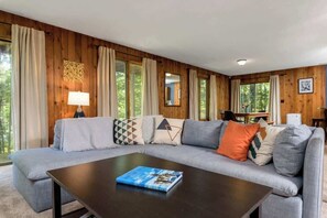 TV, fireplace, offices