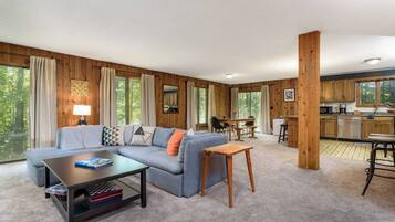 TV, fireplace, offices