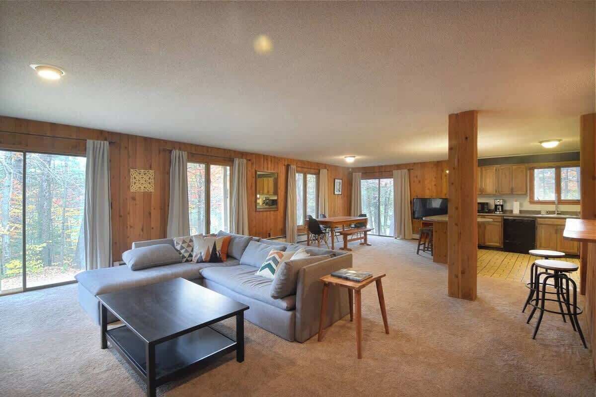 TV, fireplace, offices