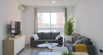 Stunning Apartment for 6 in Vibrant Puerto de Sagunto! Close to Beach and Valencia!