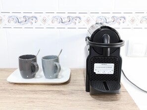 قهوة و/أو ماكينة صنع القهوة