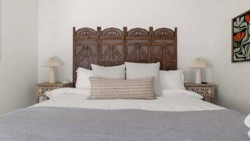 4 bedrooms, desk, iron/ironing board, WiFi