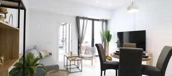 Family-Friendly Modern Home Near the Beach with Terrace and High-Speed Internet