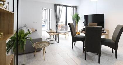 Family-Friendly Modern Home Near the Beach with Terrace and High-Speed Internet