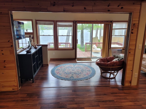 Smart TV, fireplace, offices