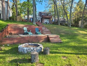 Terrace/patio - Seven Oaks at Bass Lake - Beautiful Lakefront Getaway with Dock and Canoe! (National City)