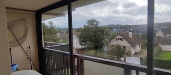 Charming 2-room apartment with loggia and parking near the beach