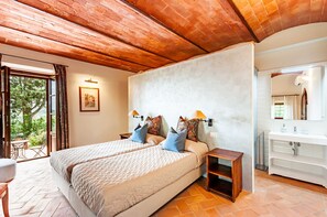 Deluxe Apartment, Patio, Garden View