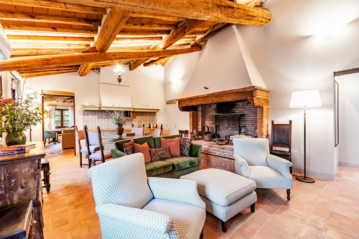 Luxury Apartment, Hill View | Living area
