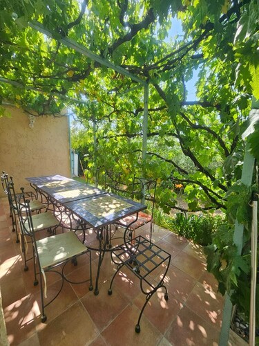 Large detached house in the Verdon nature park.