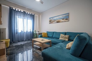 Living area - Athens Vibe Apartment – Gazi by ΜΡS (Athina)