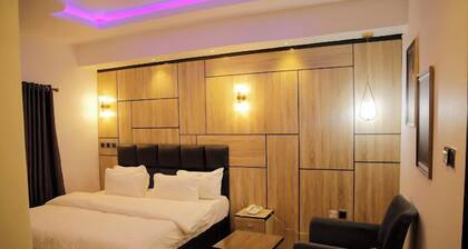 De Skywood Hotel and Suites