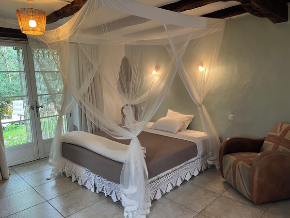 Double or Twin Room, Patio, Pool View | Premium bedding, individually decorated, individually furnished - Eco-immersion (Limogne-en-Quercy)