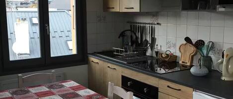 Microwave, oven, stovetop, dishwasher