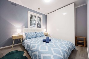 4 bedrooms, WiFi, bed sheets