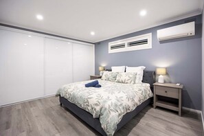 4 bedrooms, WiFi, bed sheets