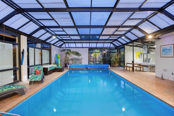 Indendørs pool