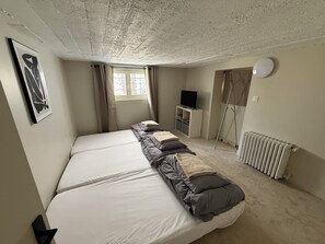5 chambres, fer et planche à repasser, Wi-Fi, draps fournis