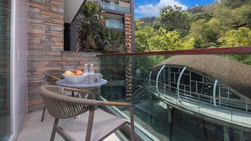 Departamento exclusivo, balcón, vista a la alberca | Balcón