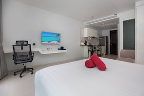 Exclusive Apartment, Balcony, Pool View
