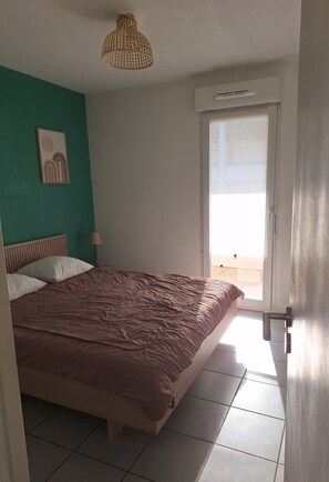 1 Schlafzimmer, Bügeleisen/Bügelbrett